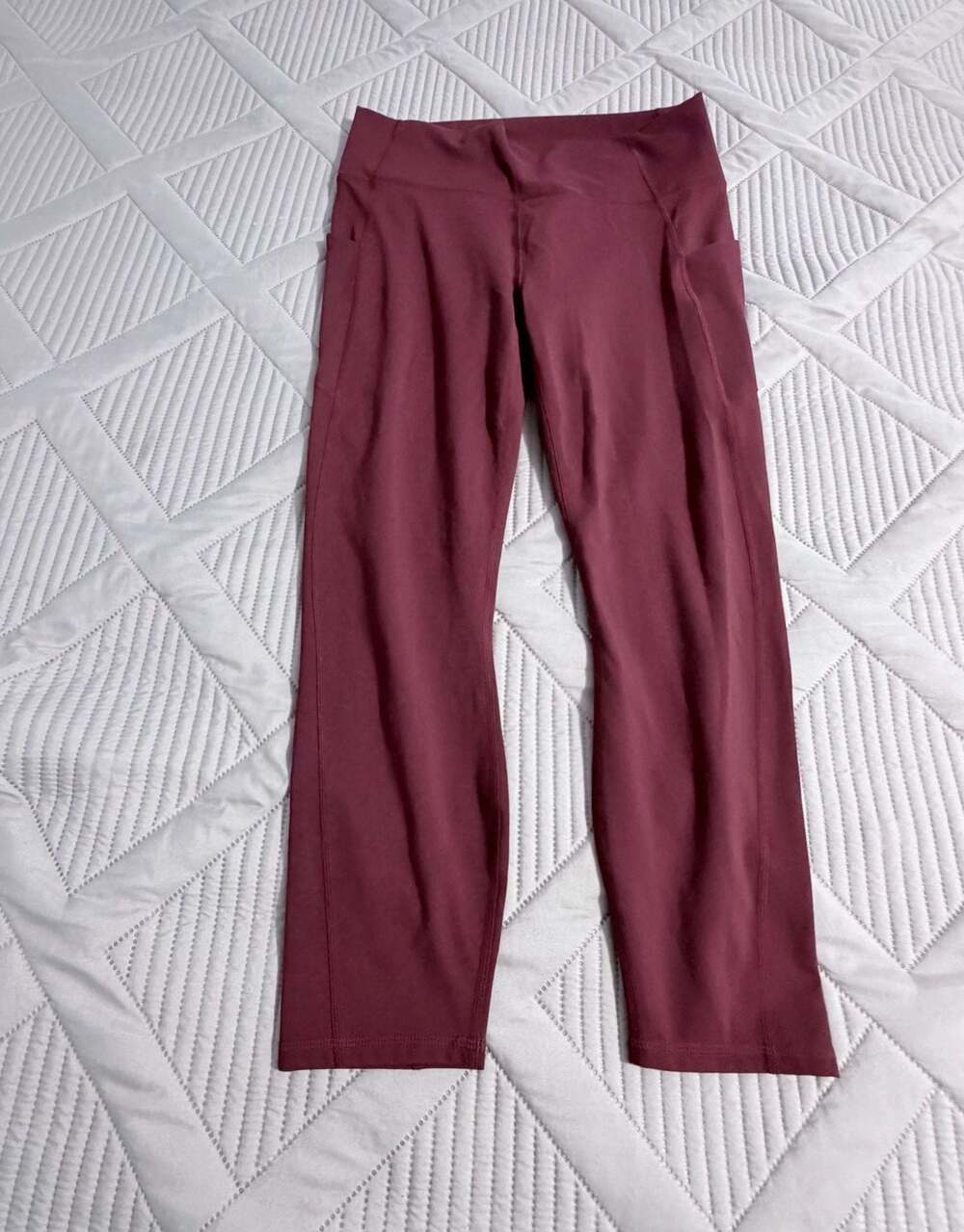 Fabletics PureLuxe High-Waisted Side Pocket Cropped Leggings Burgundy Red XL

A6